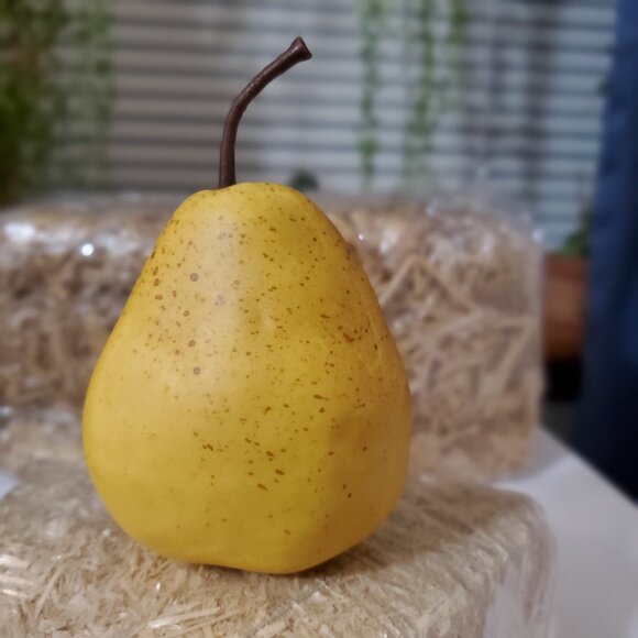 (6) Realistic Artificial Fruit – Home Décor - Picture 4 of 9